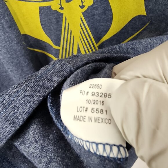 Assassins Creed long sleeve blue t-shirt with black shoulders size Large - Picture 3 of 4